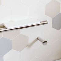 Prestigio Round Grab Bar with Optional HUG soap dish